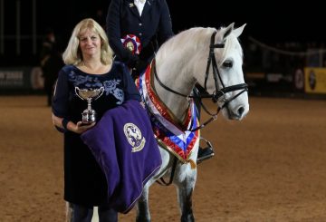 SEIB Search for a Star series seeks out future HOYS stars SEIB Search for a Star Lisa Sergeant riding Linsford Ear to the Ground © Julian Portch 360x245 - SEIB Search for a Star series seeks out future HOYS stars